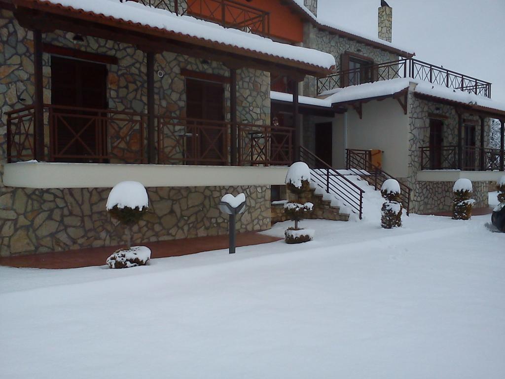 Ariadni Kalavryta Luaran gambar