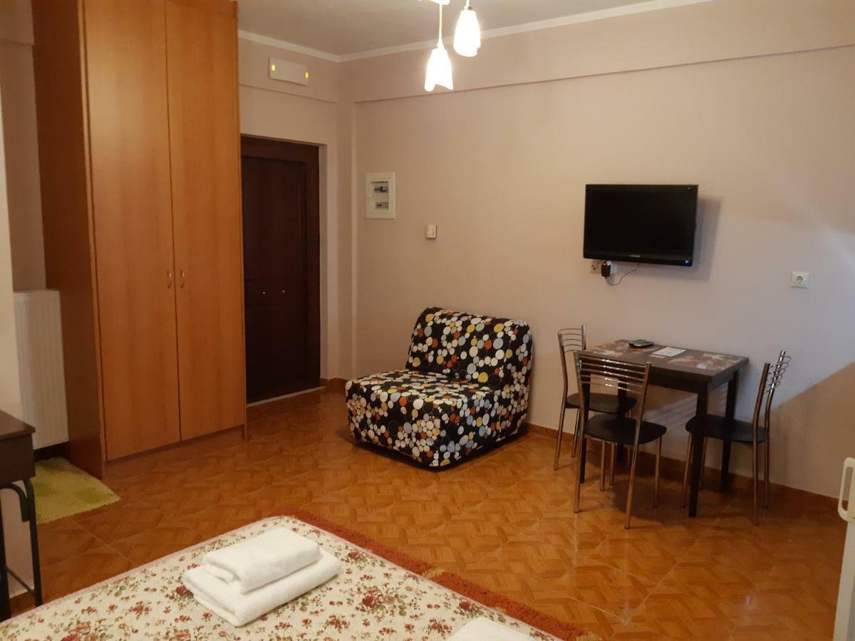 Ariadni Kalavryta Luaran gambar
