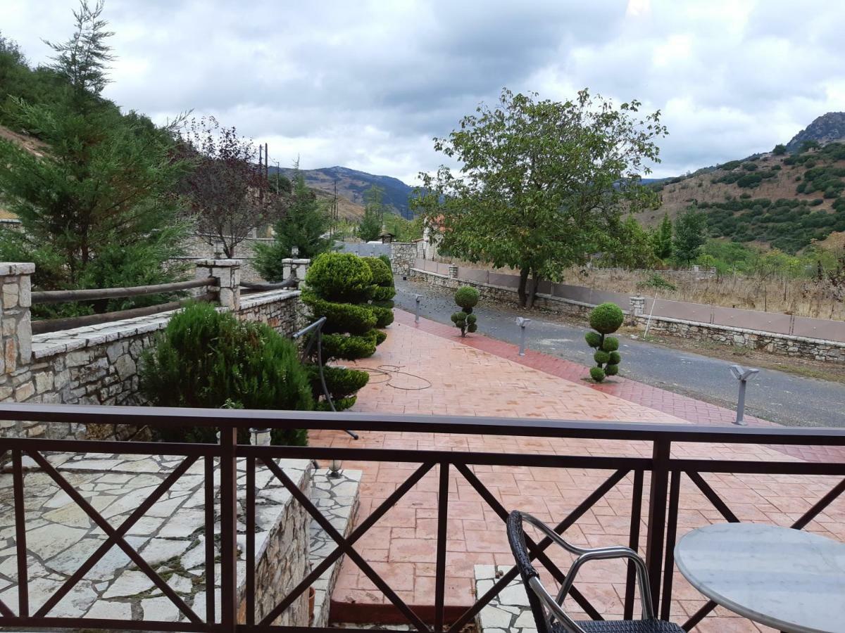 Ariadni Kalavryta Luaran gambar